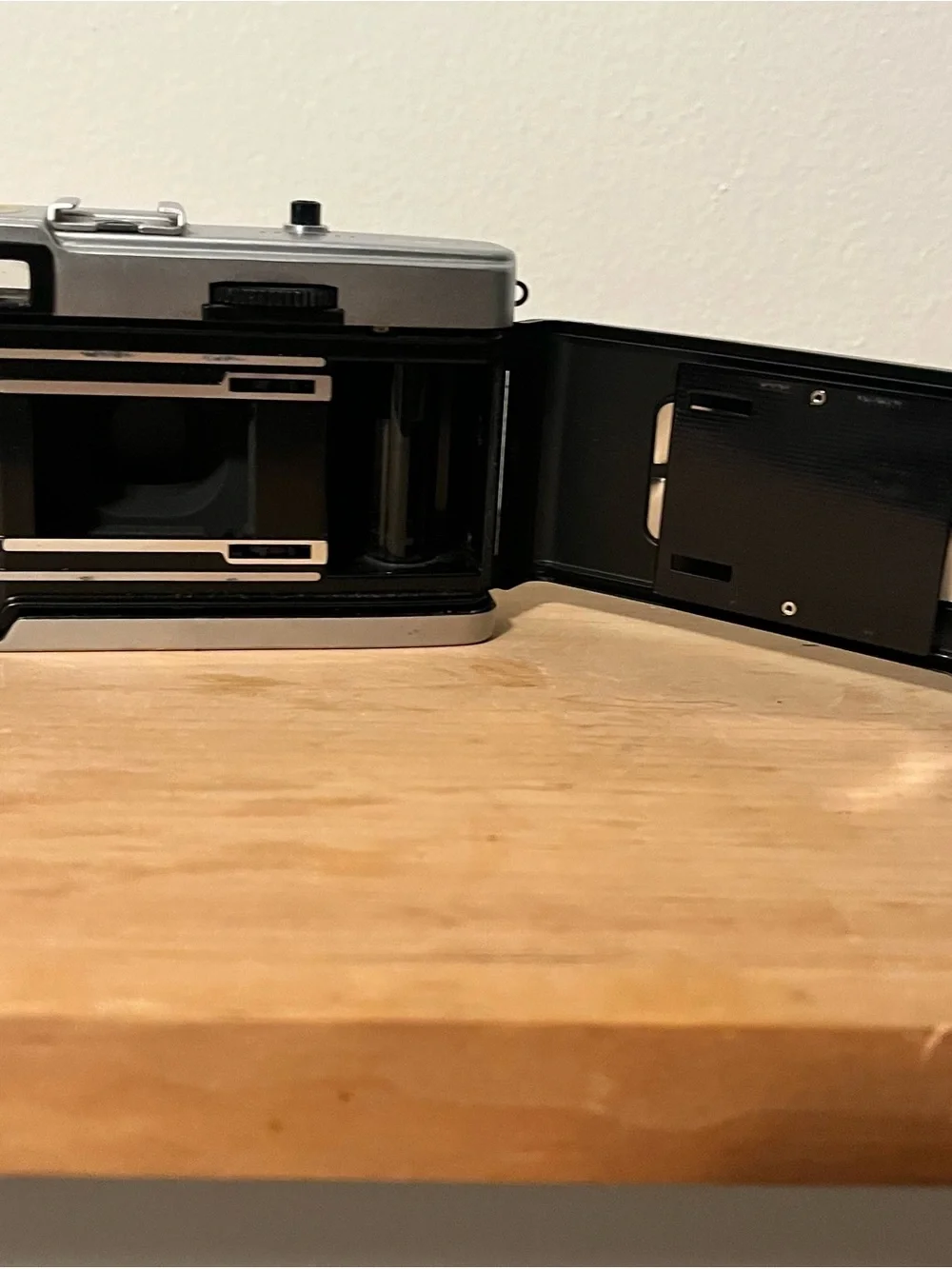 [Excellent]  Olympus Trip 35 35mm Point & Shoot Film Camera